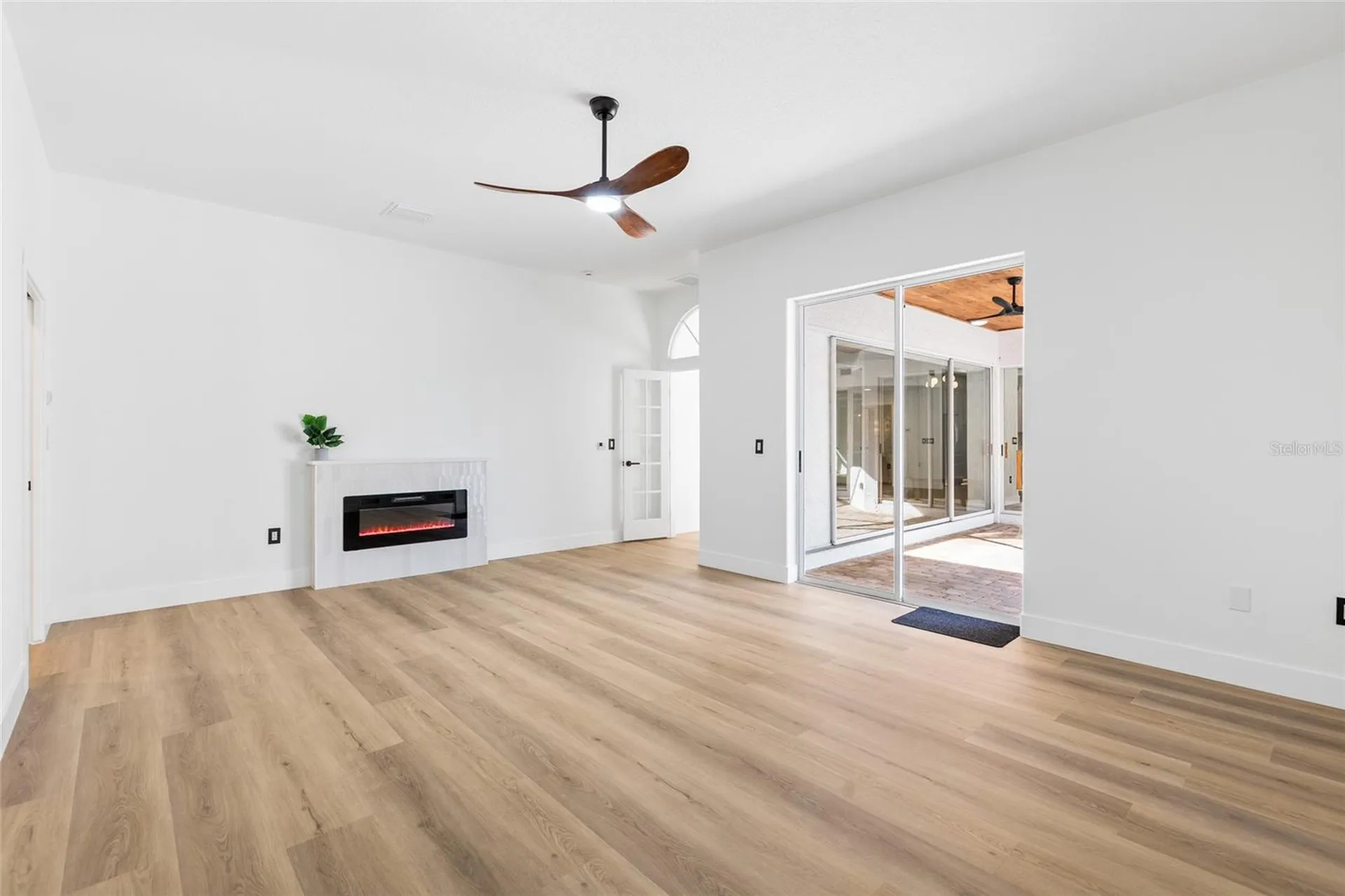 1534 E Lake Woodlands Parkway Oldsmar FL 34677