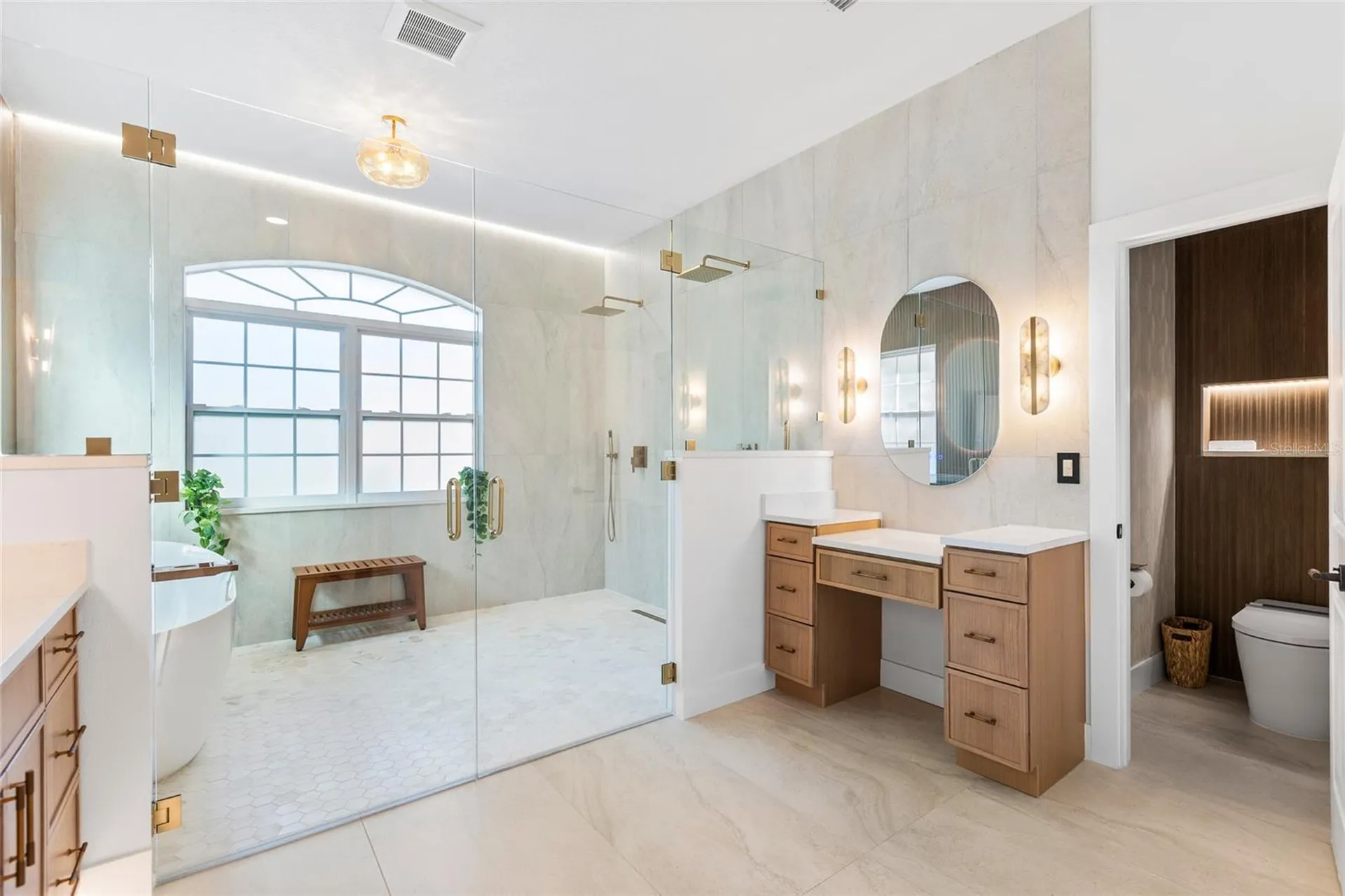 1534 E Lake Woodlands Parkway Oldsmar FL 34677