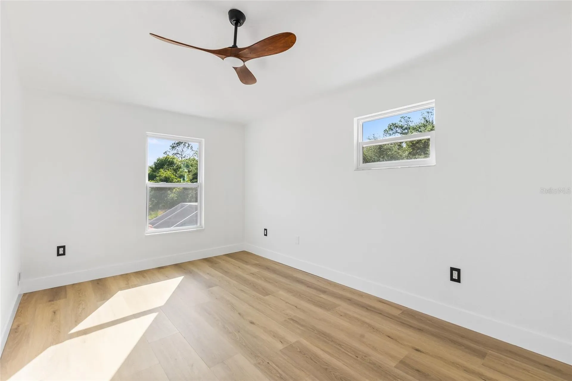 1534 E Lake Woodlands Parkway Oldsmar FL 34677