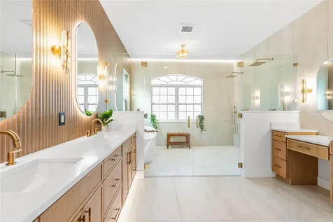 1534 E Lake Woodlands Parkway Oldsmar FL 34677