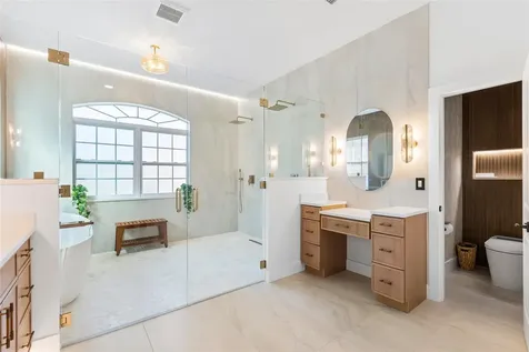 1534 E Lake Woodlands Parkway Oldsmar FL 34677