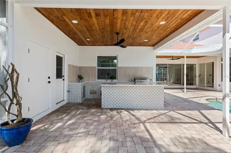 1534 E Lake Woodlands Parkway Oldsmar FL 34677