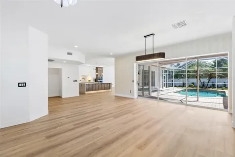 1534 E Lake Woodlands Parkway Oldsmar FL 34677