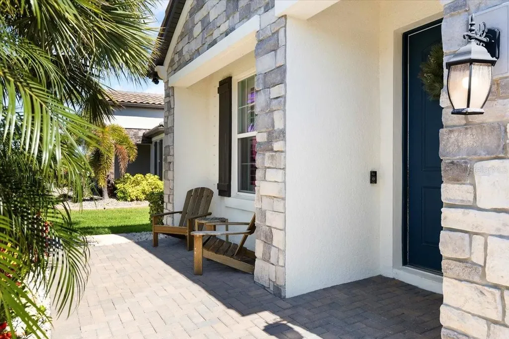 2017 Woodleaf Hammock Court Bradenton FL 34211
