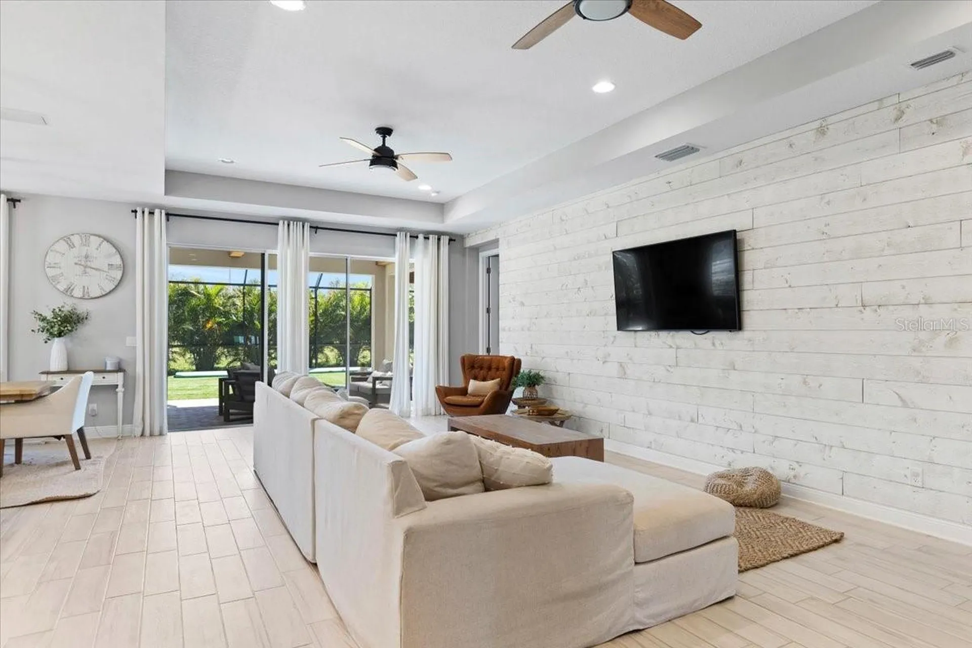 2017 Woodleaf Hammock Court Bradenton FL 34211