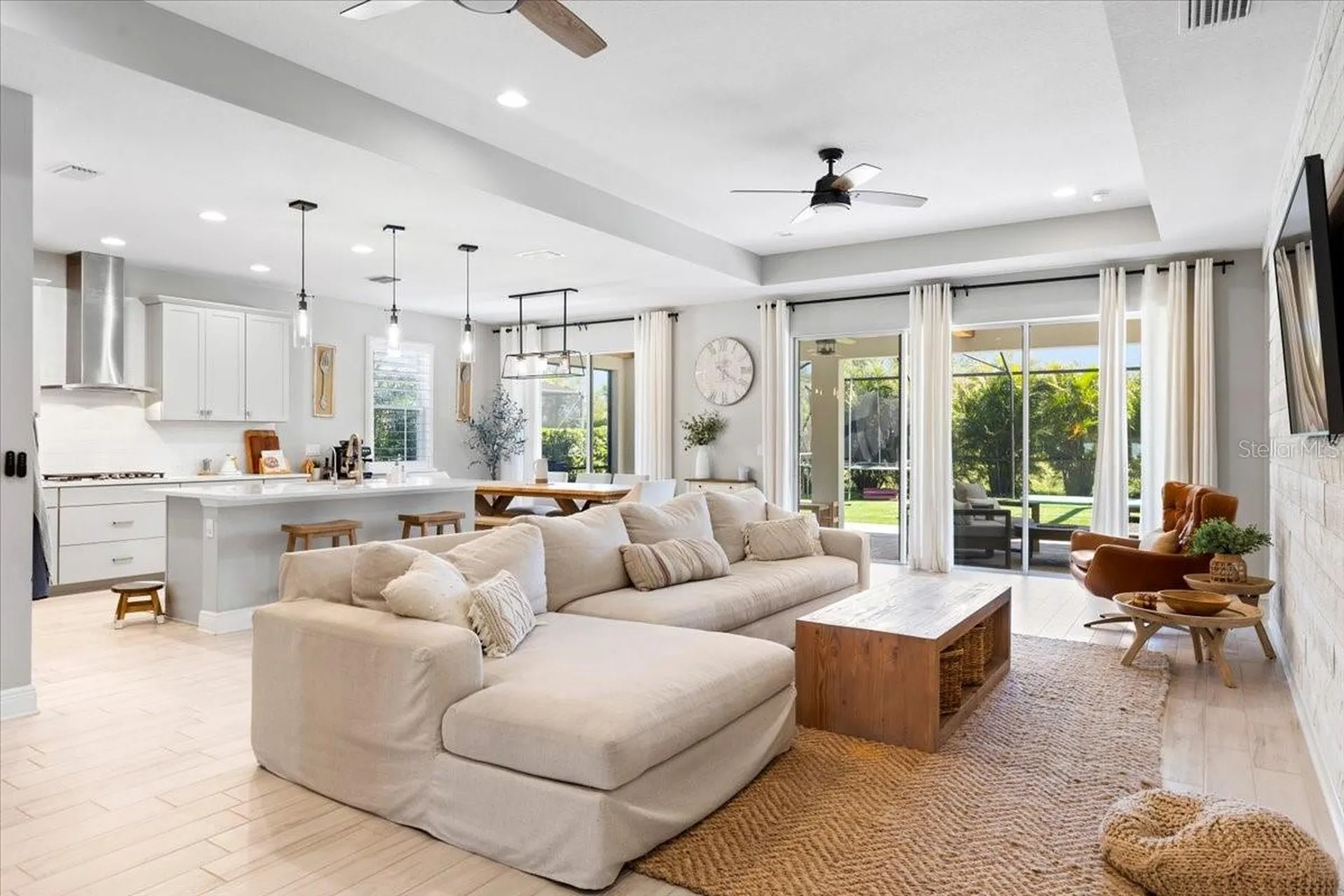 2017 Woodleaf Hammock Court Bradenton FL 34211