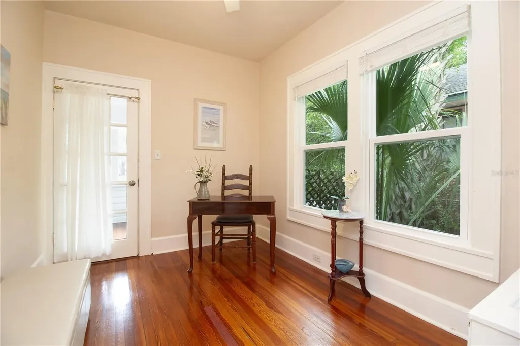 2962 Burlington Avenue N St Petersburg FL 33713