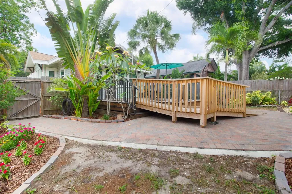 2962 Burlington Avenue N St Petersburg FL 33713