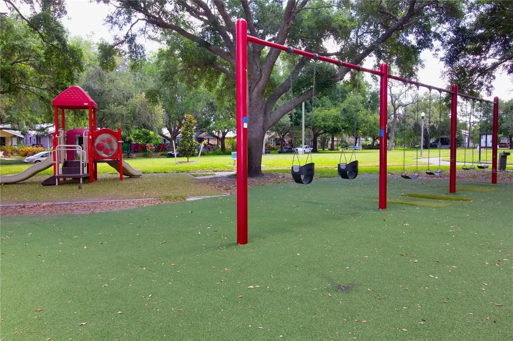 2962 Burlington Avenue N St Petersburg FL 33713