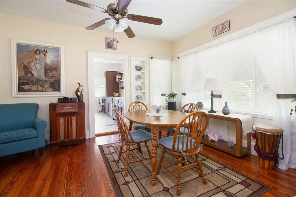 2962 Burlington Avenue N St Petersburg FL 33713