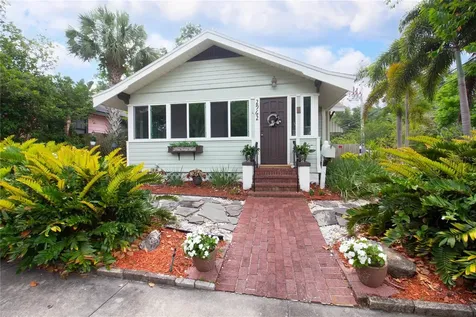 2962 Burlington Avenue N St Petersburg FL 33713
