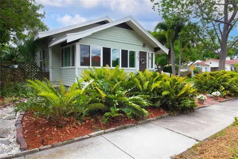 2962 Burlington Avenue N St Petersburg FL 33713