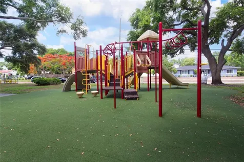 2962 Burlington Avenue N St Petersburg FL 33713