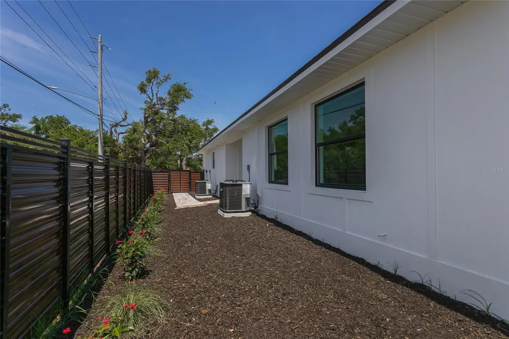2561/2563 21st Street S St Petersburg FL 33712