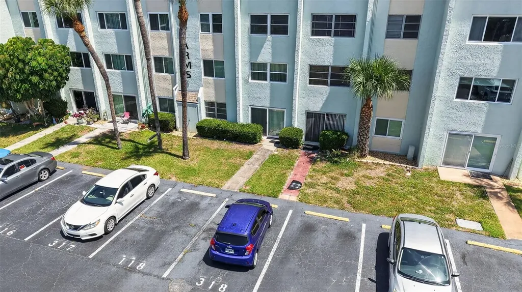 801 83rd Avenue N St Petersburg FL 33702