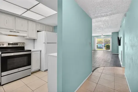 801 83rd Avenue N St Petersburg FL 33702