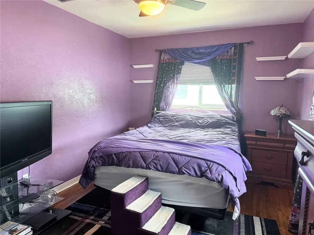 1428 38th Avenue N St Petersburg FL 33704