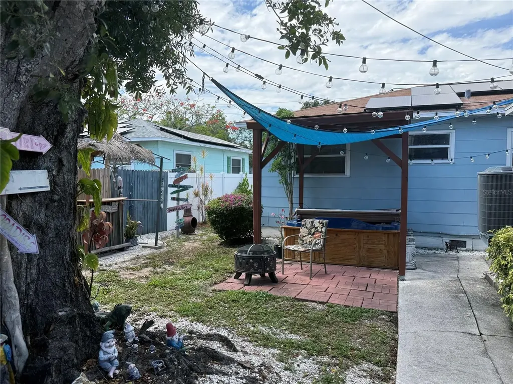 1428 38th Avenue N St Petersburg FL 33704