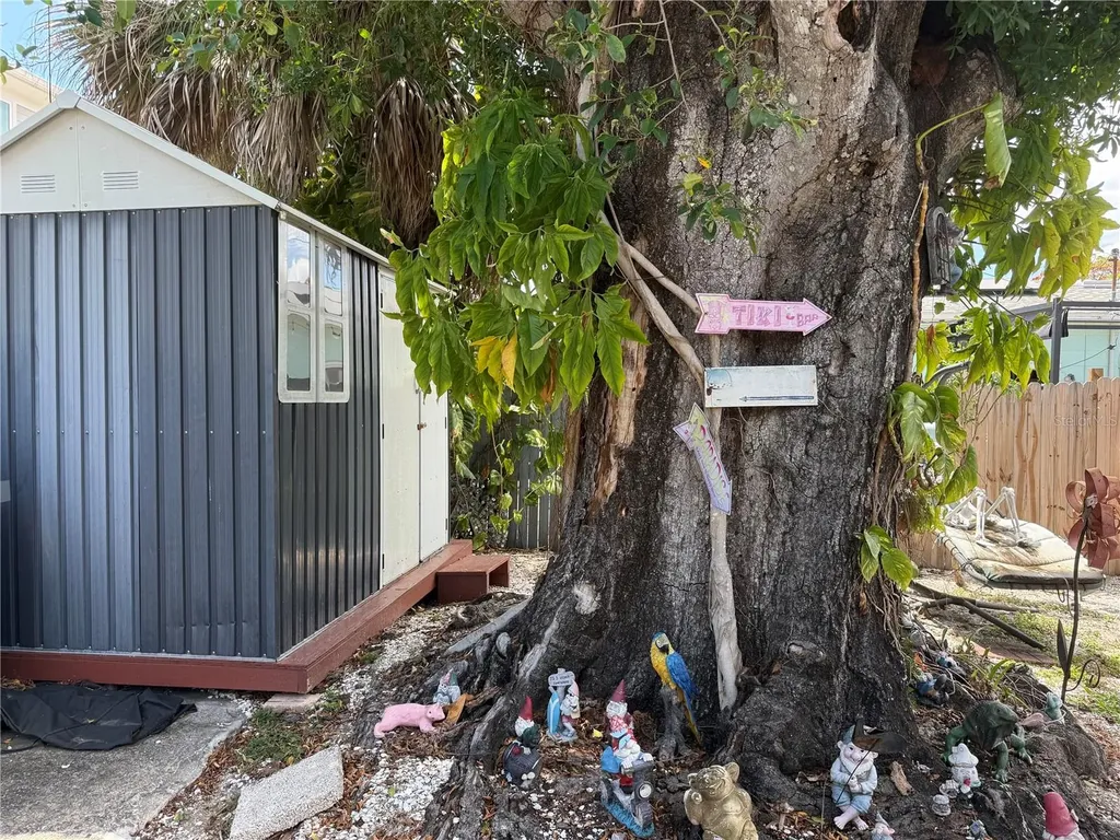1428 38th Avenue N St Petersburg FL 33704