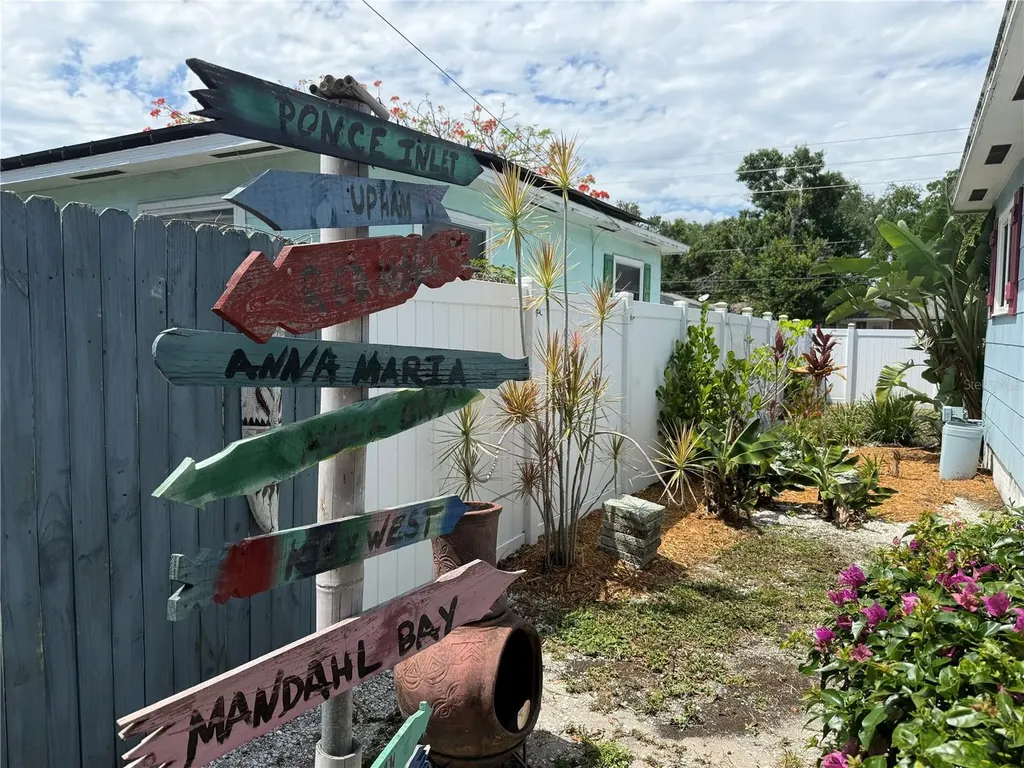 1428 38th Avenue N St Petersburg FL 33704