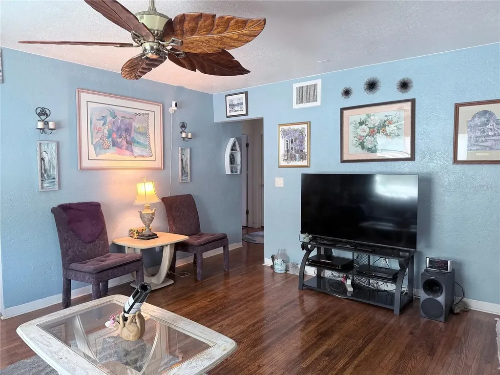 1428 38th Avenue N St Petersburg FL 33704