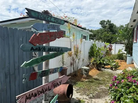 1428 38th Avenue N St Petersburg FL 33704