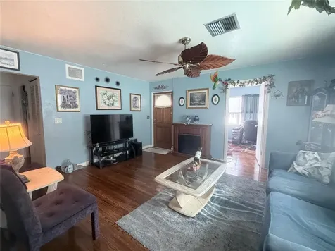 1428 38th Avenue N St Petersburg FL 33704