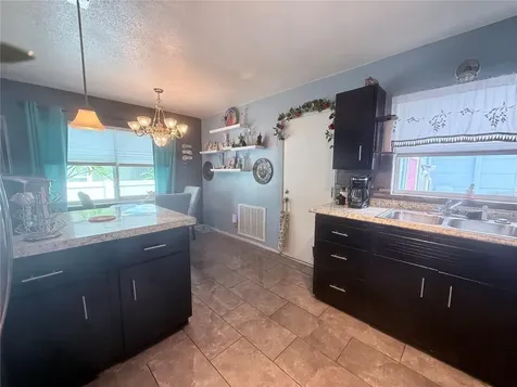 1428 38th Avenue N St Petersburg FL 33704