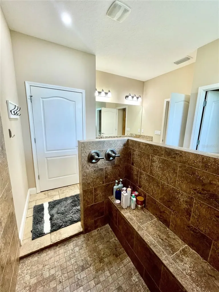 15 N Senseney Palm Coast FL 32164