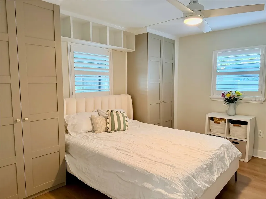6073 Tanglewood Drive NE St Petersburg FL 33703