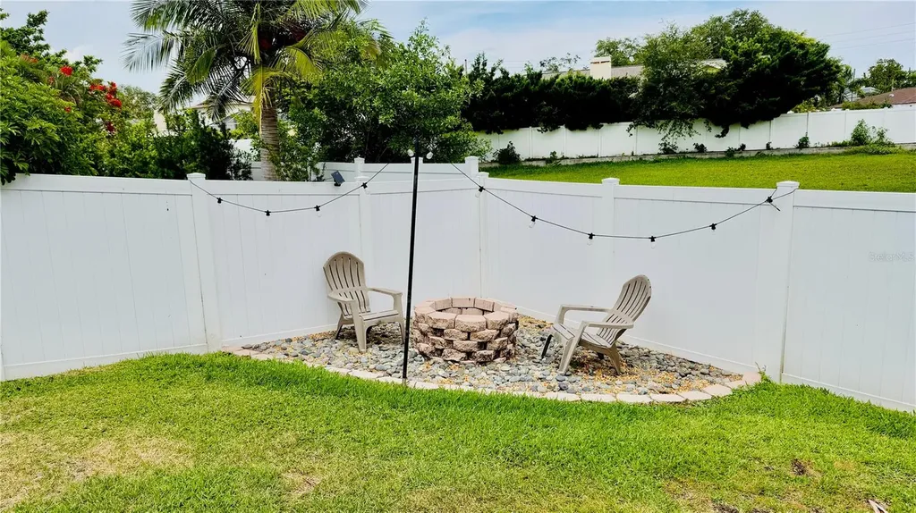 6073 Tanglewood Drive NE St Petersburg FL 33703