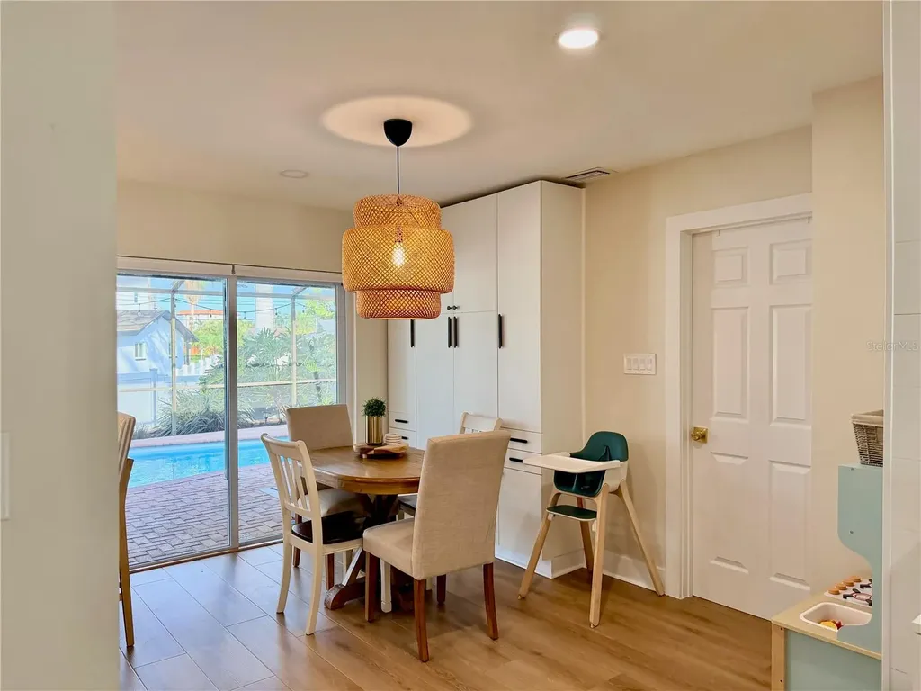 6073 Tanglewood Drive NE St Petersburg FL 33703