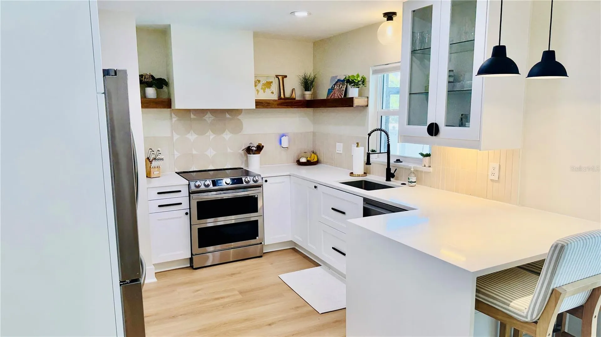 6073 Tanglewood Drive NE St Petersburg FL 33703