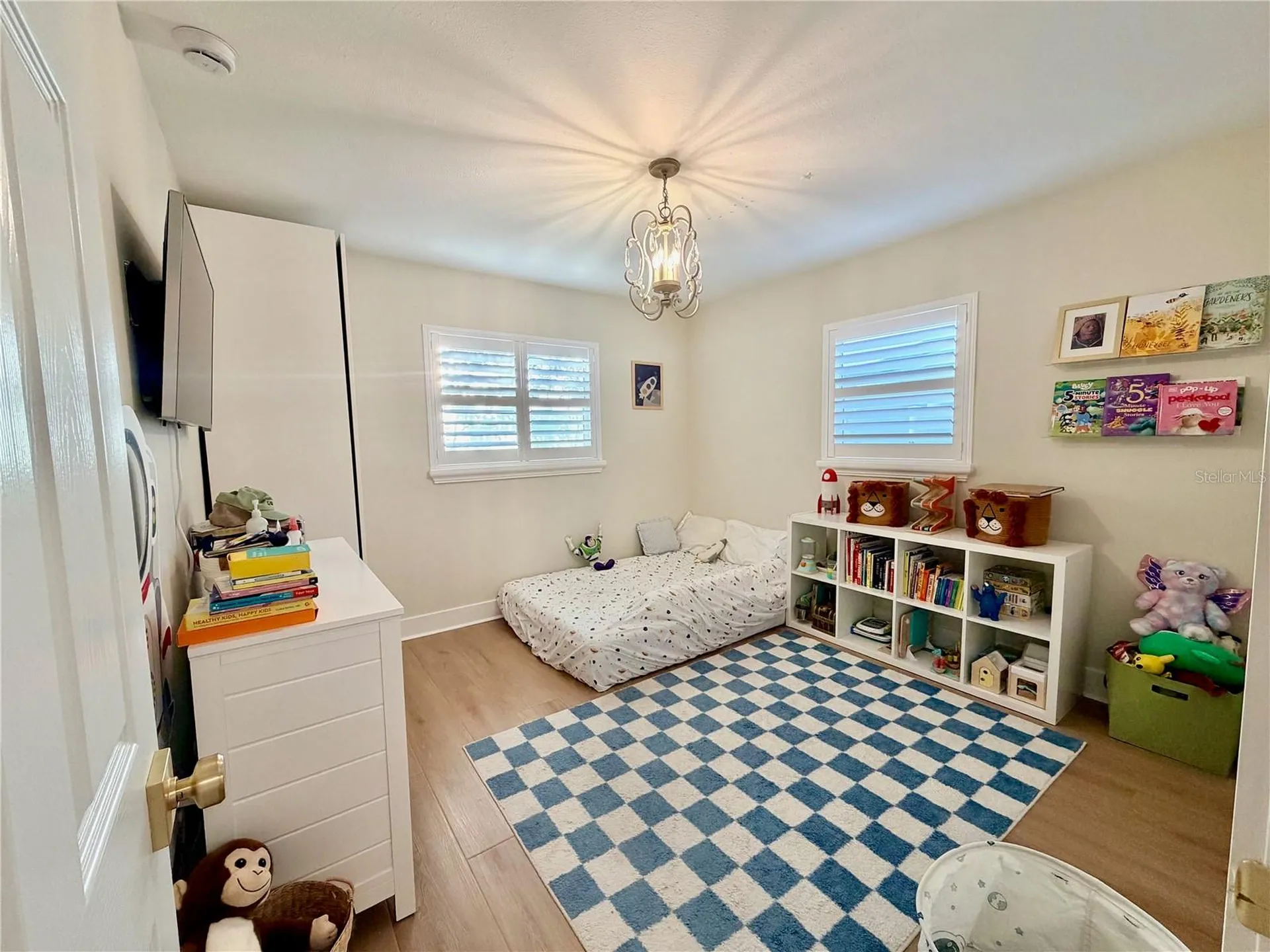 6073 Tanglewood Drive NE St Petersburg FL 33703