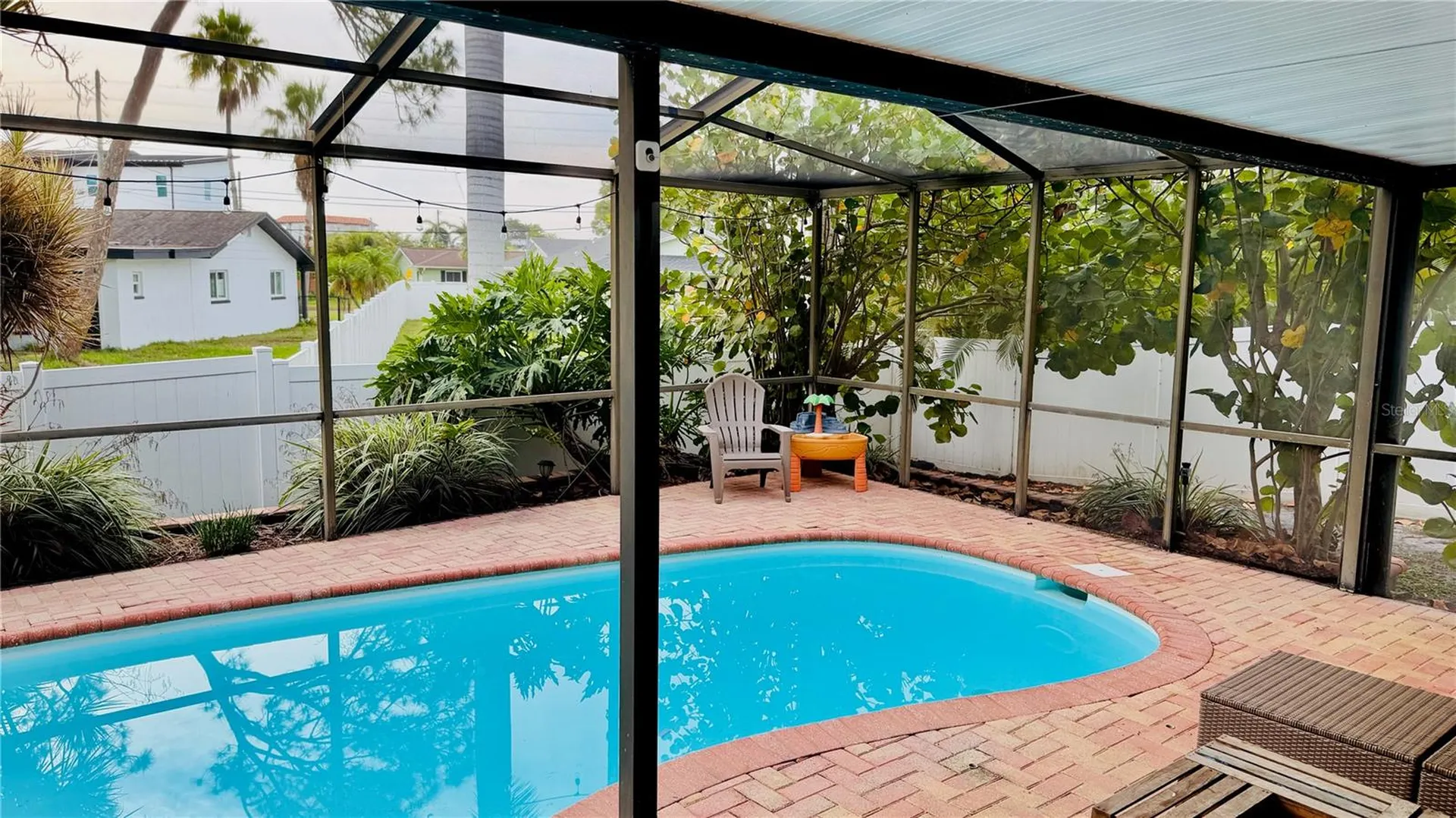 6073 Tanglewood Drive NE St Petersburg FL 33703