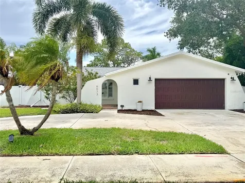 6073 Tanglewood Drive NE St Petersburg FL 33703