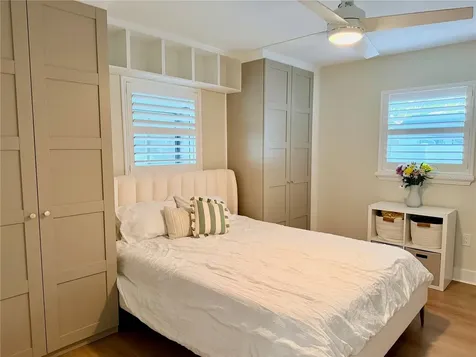 6073 Tanglewood Drive NE St Petersburg FL 33703