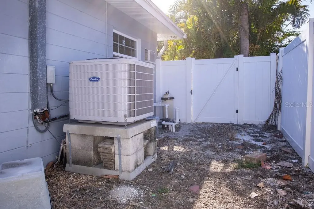 10126 E 4th Street E Treasure Island FL 33706