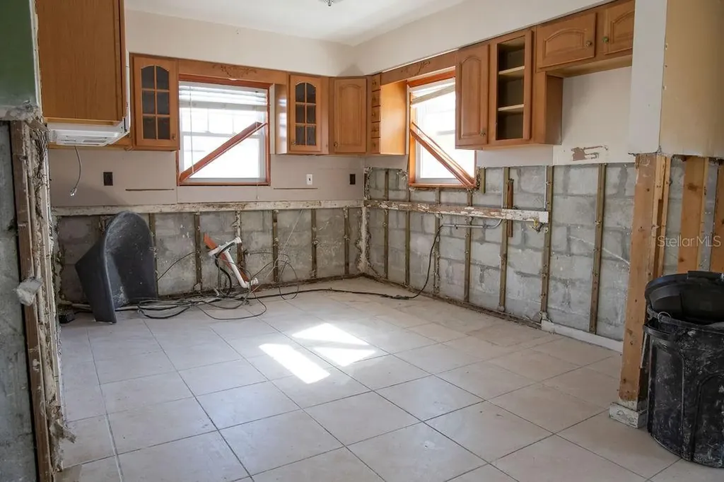 10126 E 4th Street E Treasure Island FL 33706