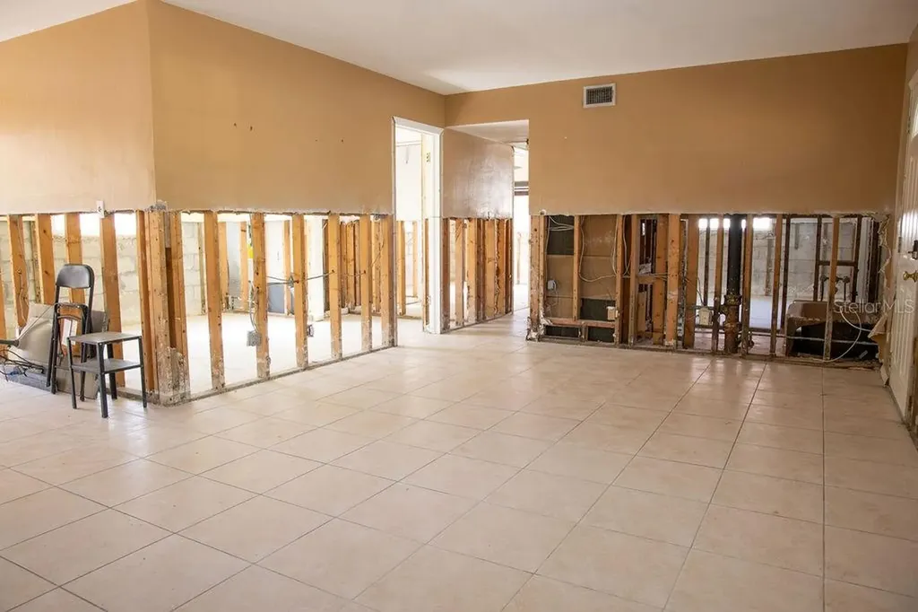 10126 E 4th Street E Treasure Island FL 33706