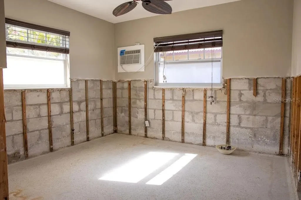 10126 E 4th Street E Treasure Island FL 33706