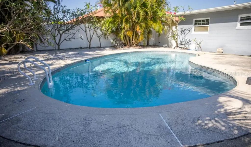 10126 E 4th Street E Treasure Island FL 33706