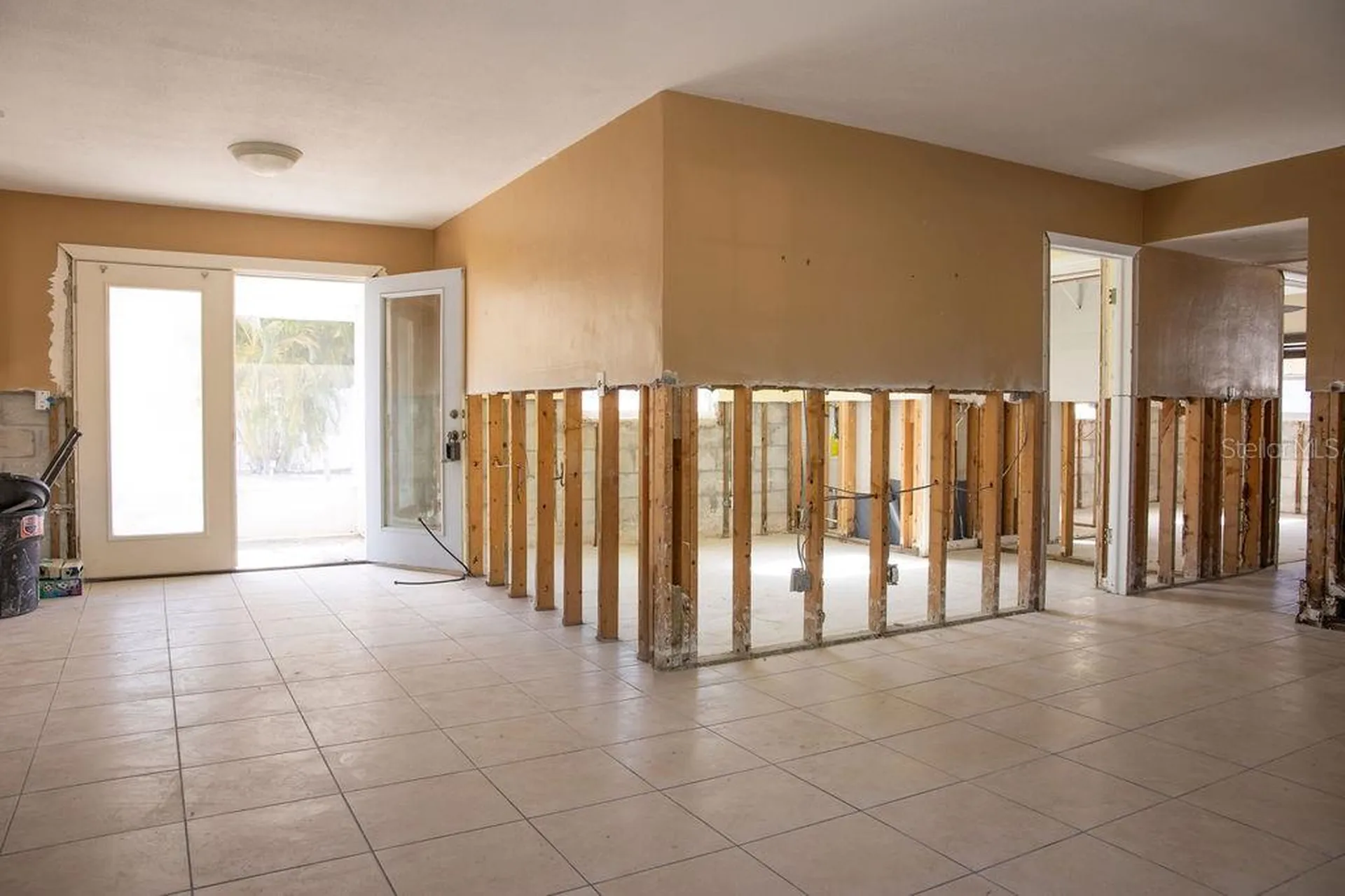 10126 E 4th Street E Treasure Island FL 33706