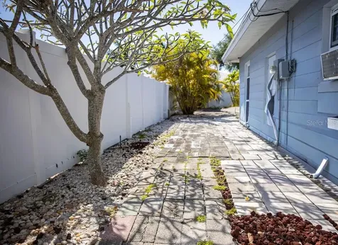 10126 E 4th Street E Treasure Island FL 33706