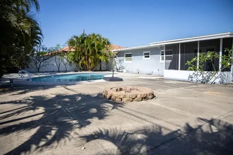 10126 E 4th Street E Treasure Island FL 33706