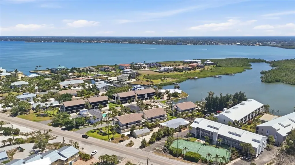 2729 N Beach Road Englewood FL 34223