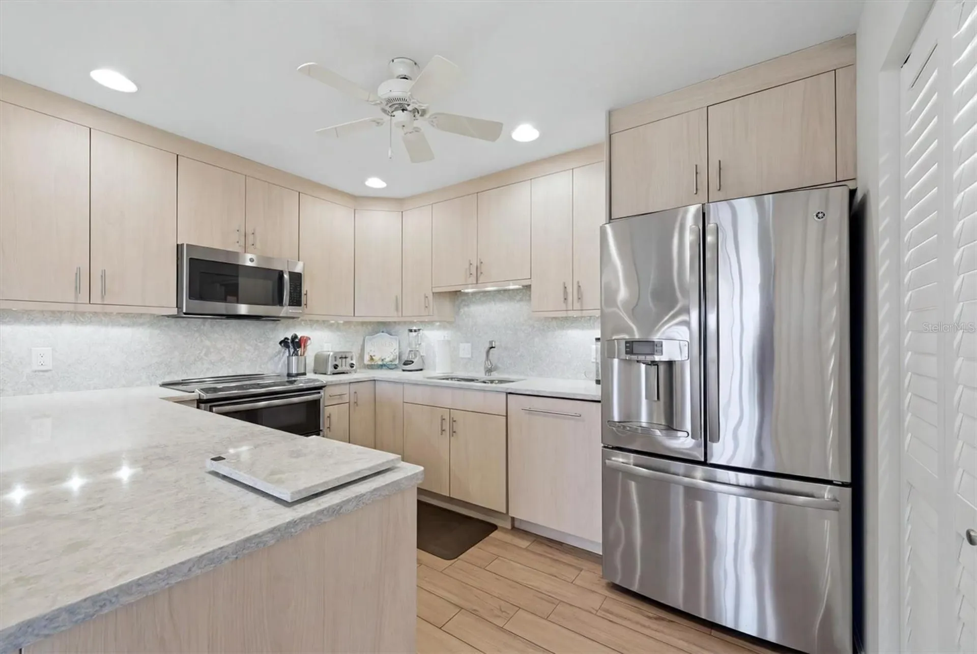 2729 N Beach Road Englewood FL 34223