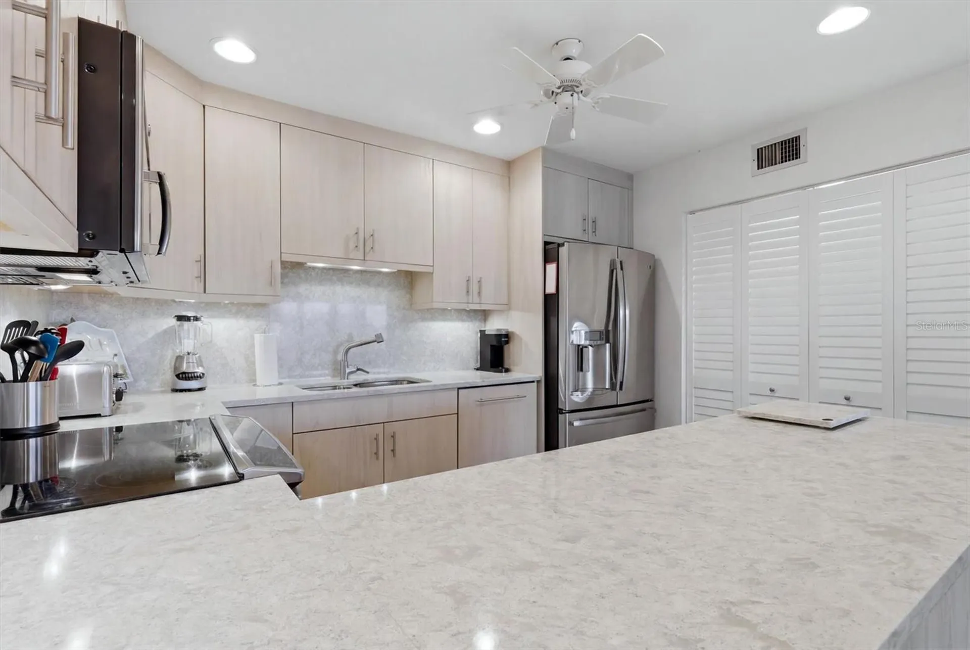 2729 N Beach Road Englewood FL 34223