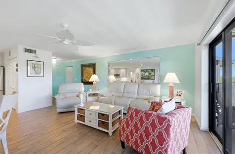 2729 N Beach Road Englewood FL 34223