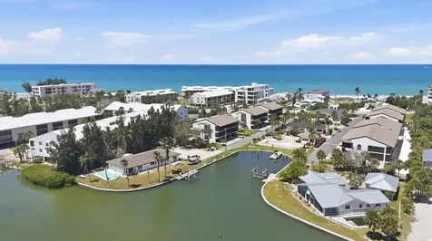 2729 N Beach Road Englewood FL 34223